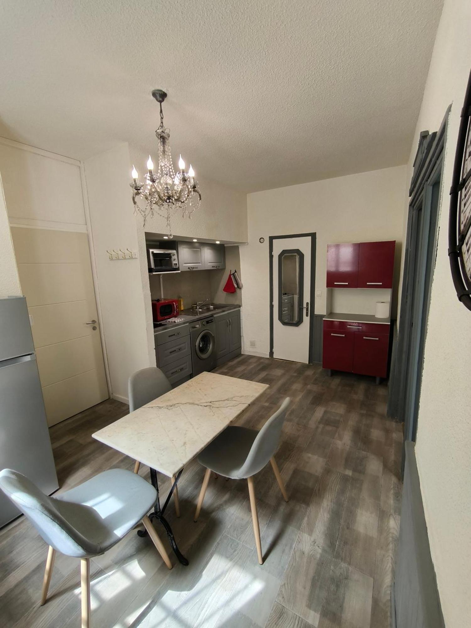 Appartement Chaleureux Dans Le Centre De Безье Экстерьер фото